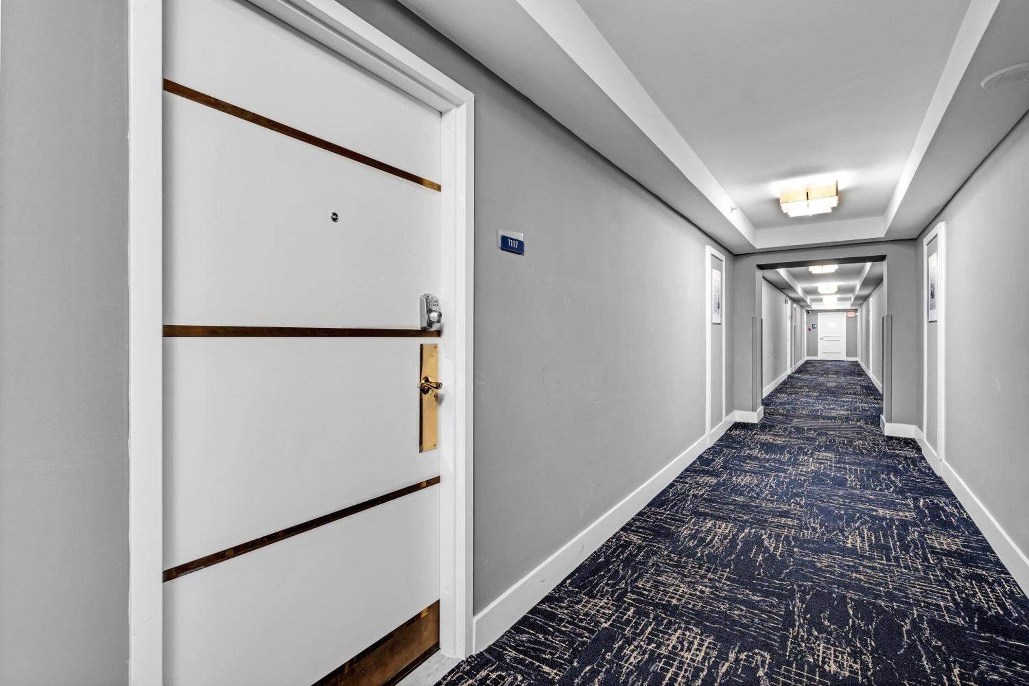 2 Bedrooms Unit Oceanfront The Alexander Appartement *