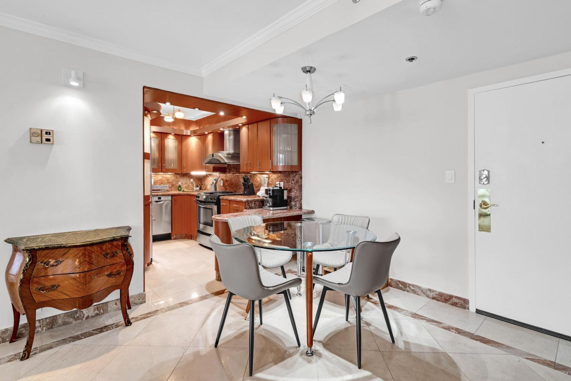 Appartement 2 Bedrooms Unit Oceanfront The Alexander *
